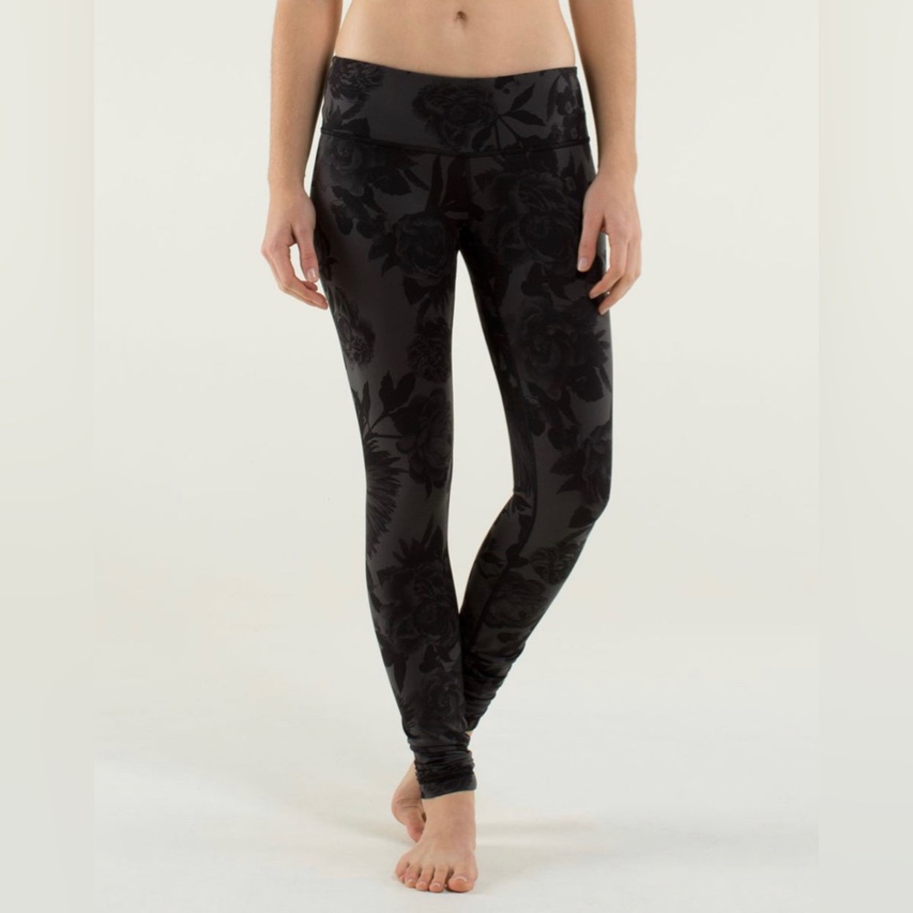 Lululemon Wunder Under size 4